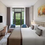 호텔 Movenpick Living West 5*