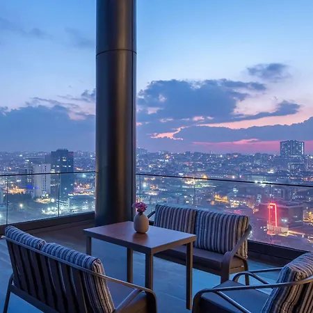Movenpick Living West מלון
