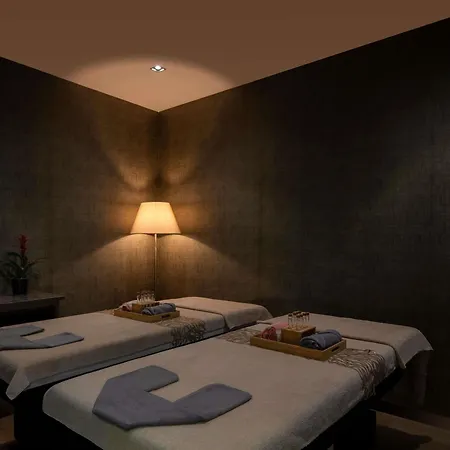 Отель Movenpick Living West