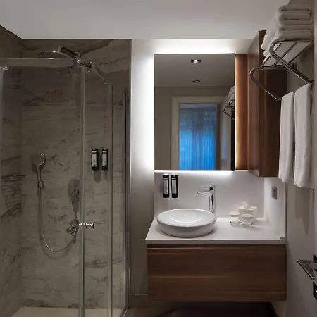 Movenpick Living West