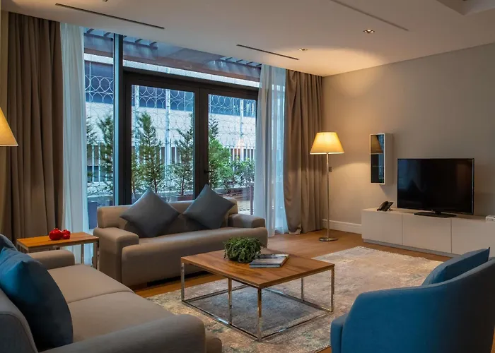 Hotel Movenpick Living West 5*