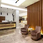 Hotel Movenpick Living West