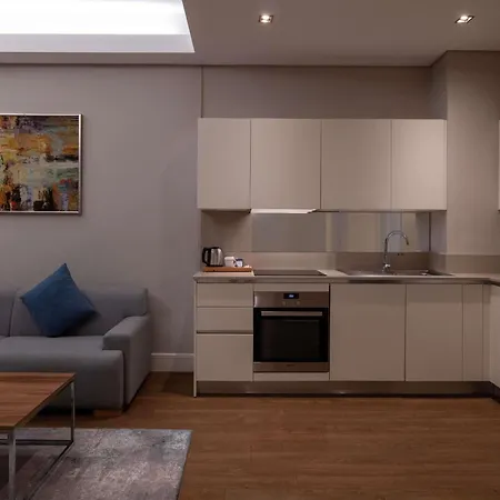 Ξενοδοχείο Movenpick Living West 5*