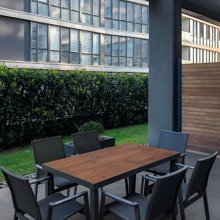 Ξενοδοχείο Movenpick Living West 5*