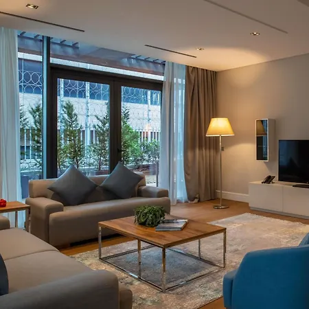 Hotel Movenpick Living West 5*