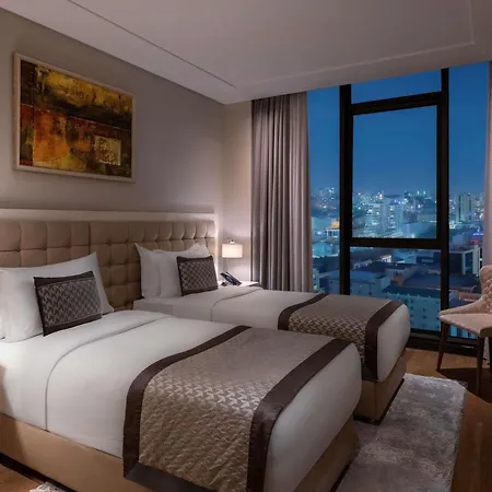 Hotel Movenpick Living West 5*